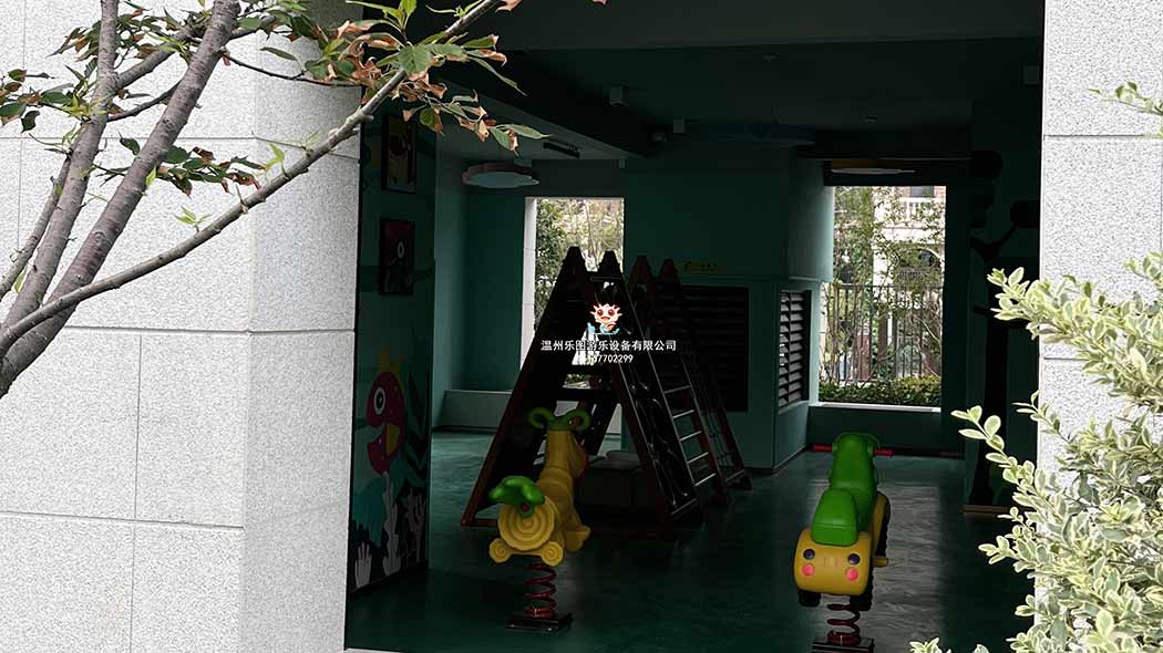 社區(qū)游樂(lè)設(shè)備