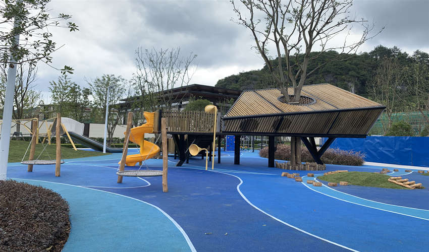 新型戶外非標(biāo)定制游樂設(shè)備價格多少錢？