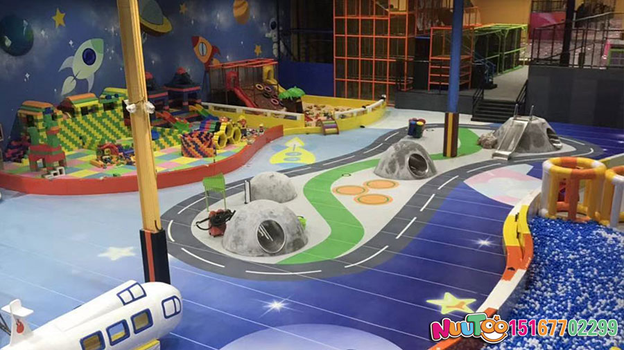 不銹鋼滑梯具有哪些特點(diǎn)？以及優(yōu)勢(shì)有哪些