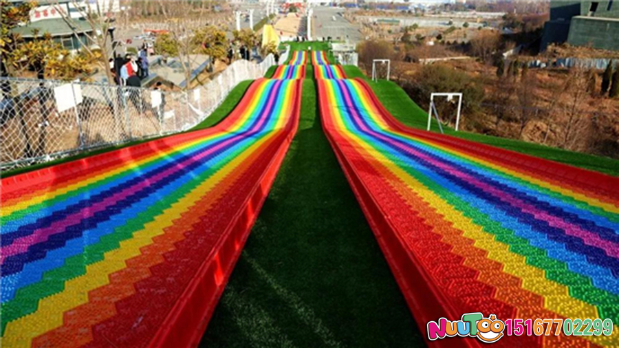 七彩坡旱雪滑道賺錢(qián)嗎，看看效果就知道