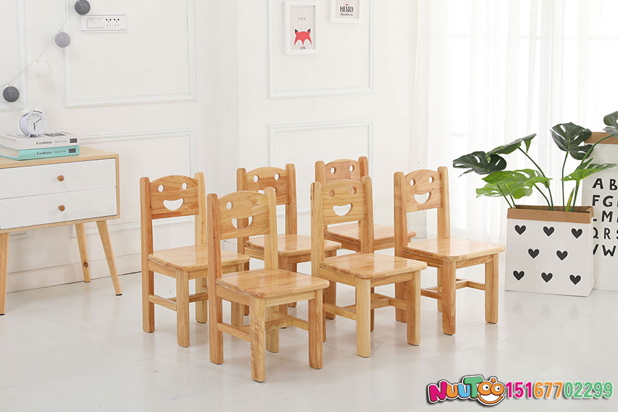 學(xué)前班幼兒課桌要求應(yīng)該是？有很多不同的標(biāo)準(zhǔn)