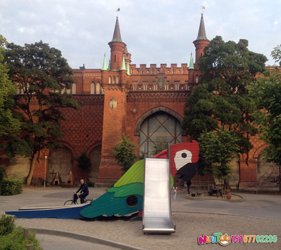 兒童游樂(lè)設(shè)備的發(fā)展前景如何？適合加盟投資嗎