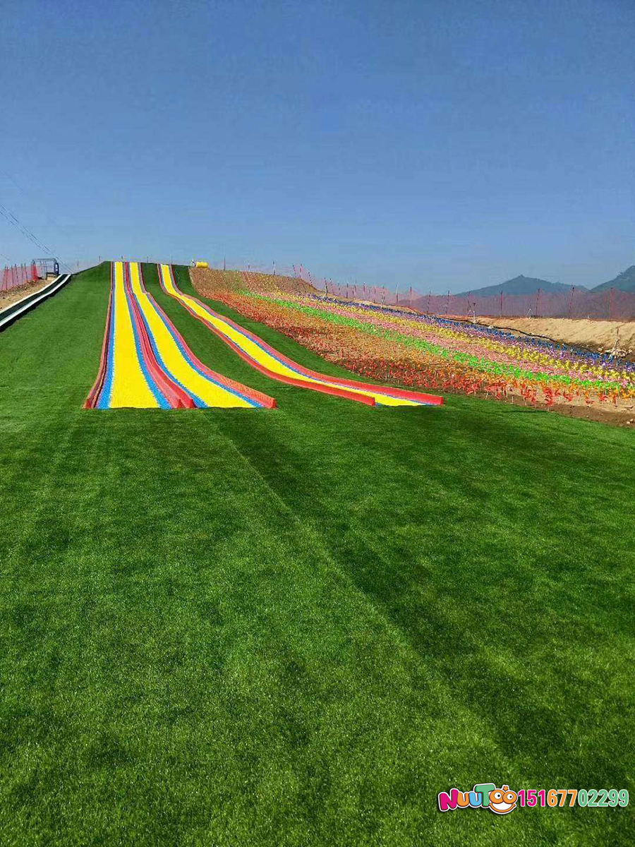 來常州彩虹草坪滑道，抓住商機(jī)財(cái)源滾滾