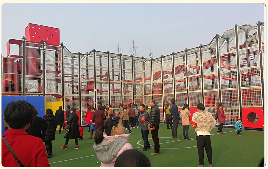 戶外游樂設(shè)備攀巖