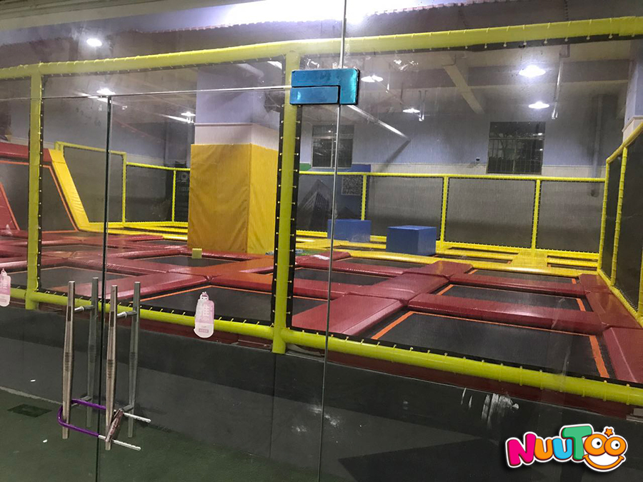 建設(shè)兒童游樂(lè)場(chǎng)面臨加盟和自主創(chuàng)業(yè)，如何選擇才好？