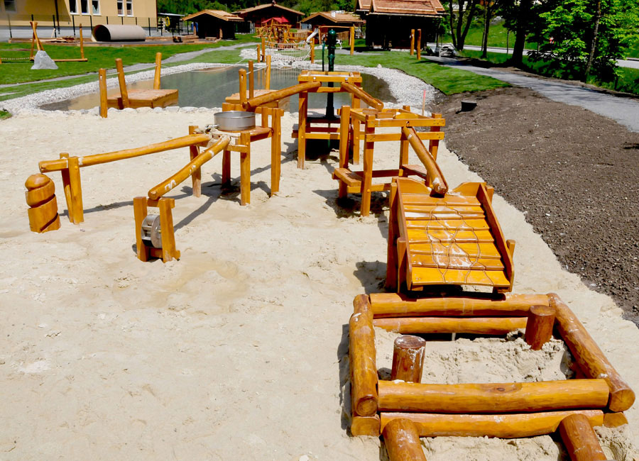 游樂沙池設(shè)備應(yīng)該如何清潔？