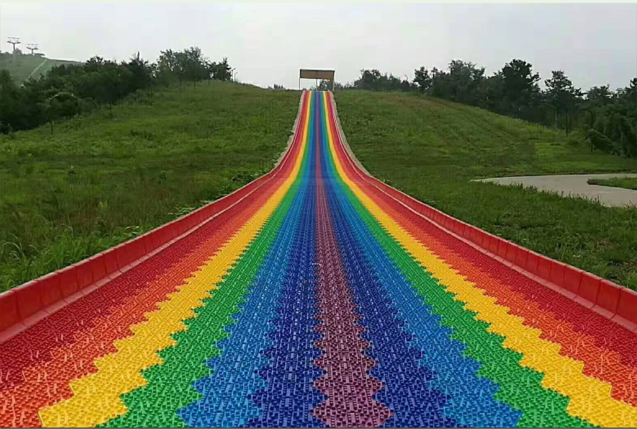 七彩滑道多少錢一米？投資成本是多少？